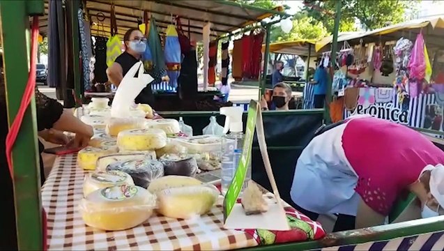 Manhã de domingo propícia para um bom café na Feira do Pequeno Produtor