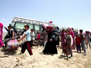 Hundreds of civilians flee Iraq's Fallujah area