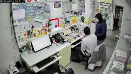 Başkentte nöbetçi eczanede bıçaklı soygun girişimi