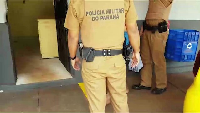 Após esfaquear homem em bar, rapaz de 27 anos é detido e encaminhado para a delegacia