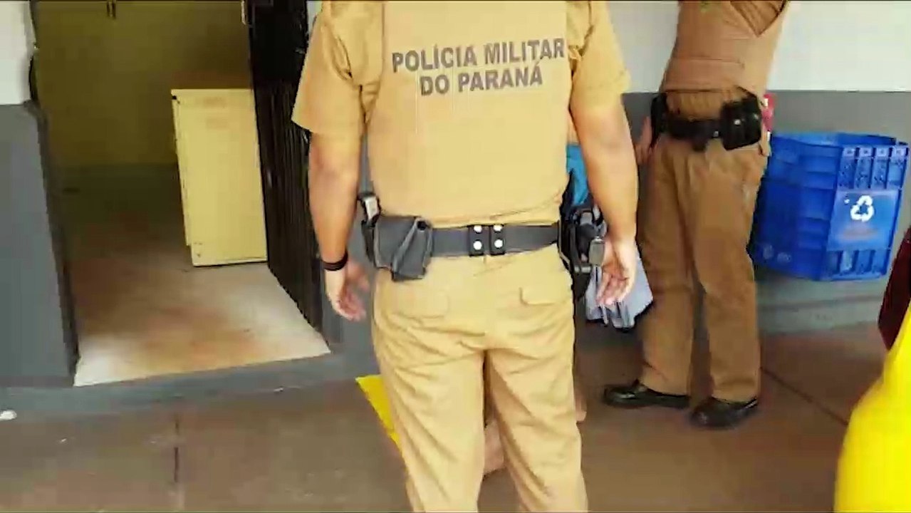 Após esfaquear homem em bar, rapaz de 27 anos é detido e encaminhado para a delegacia