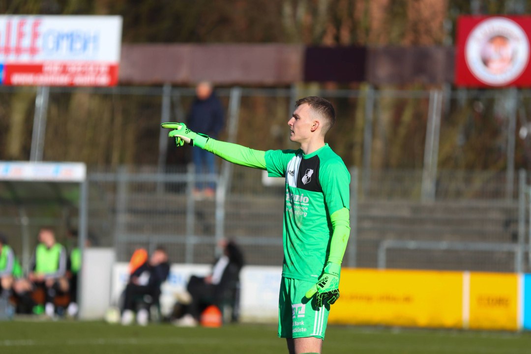 Davids Traumtor zum Zunge schnalzen, Elfmeterkiller Huxsohl: Norderstedt holt Punkt in Jeddeloh