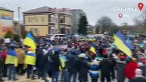Ukraynalılar, Herson’da Rus ordusunu protesto etti