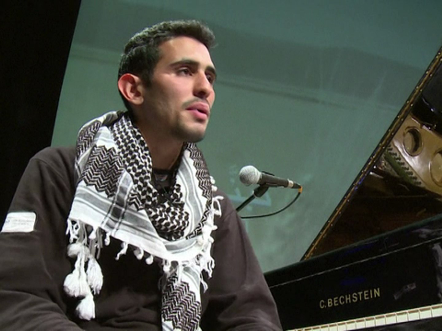 Palestinian-Syrian pianist sings about the war he escaped