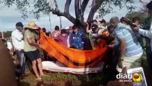 Lampião do Sertão é sepultado sob forte comoção em São João do Rio do Peixe