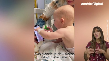 El emotivo reencuentro de dos gemelas tras una operación