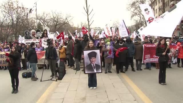 Cumhuriyet Kadınları Derneği ile TGB'den Yükselen Kadın Yükselen Türkiye Mitingi