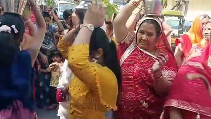 कुमकुम में मिला चावल मस्तक पर पहुंचता है-साध्वी भव्यगुणाश्री