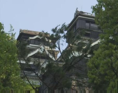Historic Kumamoto castle damaged by powerful Japan quakes