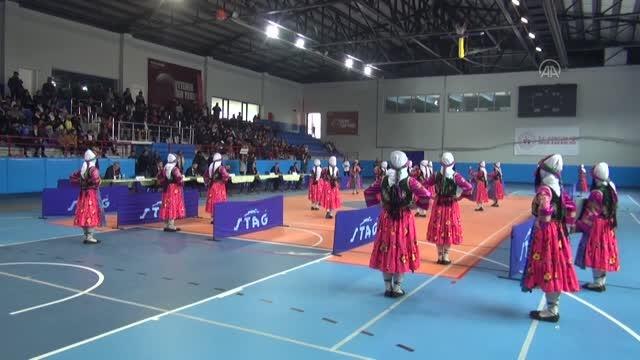 Halk oyunları grup yarışmaları düzenlendi