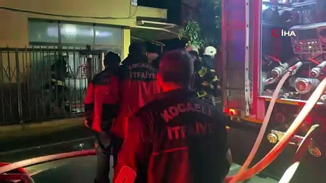 Dubleks daire alev alev yanarak kullanılamaz hale geldi