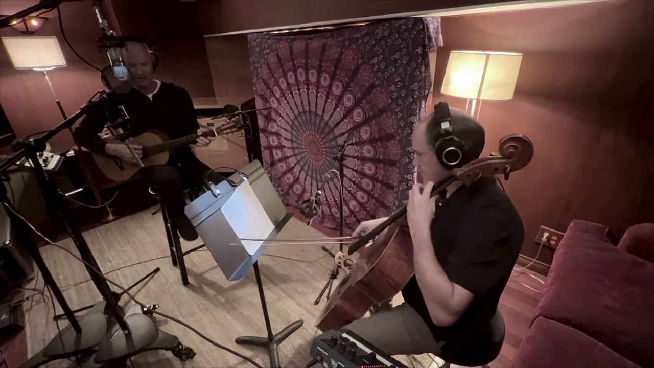 Guerre en  Ukraine : Le chanteur Sting a interprété sur Instagram son tube "Russians" en soutien aux Ukrainiens et aux Russes qui s'élèvent contre la guerre