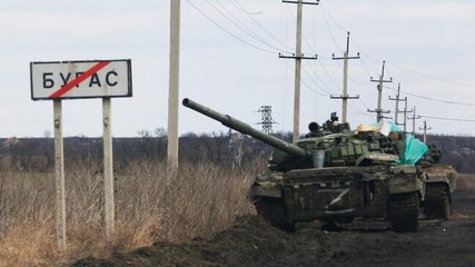 Скачать видео: Russian fighter jet destroyed in Kharkiv; Russia ups the offensive in Ukrainian cities; more