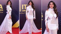 Nia Sharma ने Bikini Style Outfit पहन Star studded Awards में बिखेरे जलवे Viral Video | Boldsky