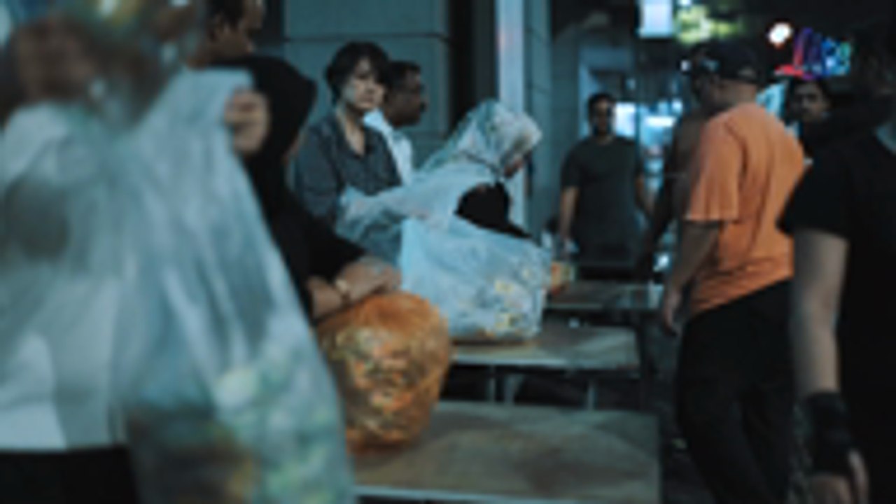 LITEHomeless Shaz Volunteers With Pertiwi Soup Kitchen video