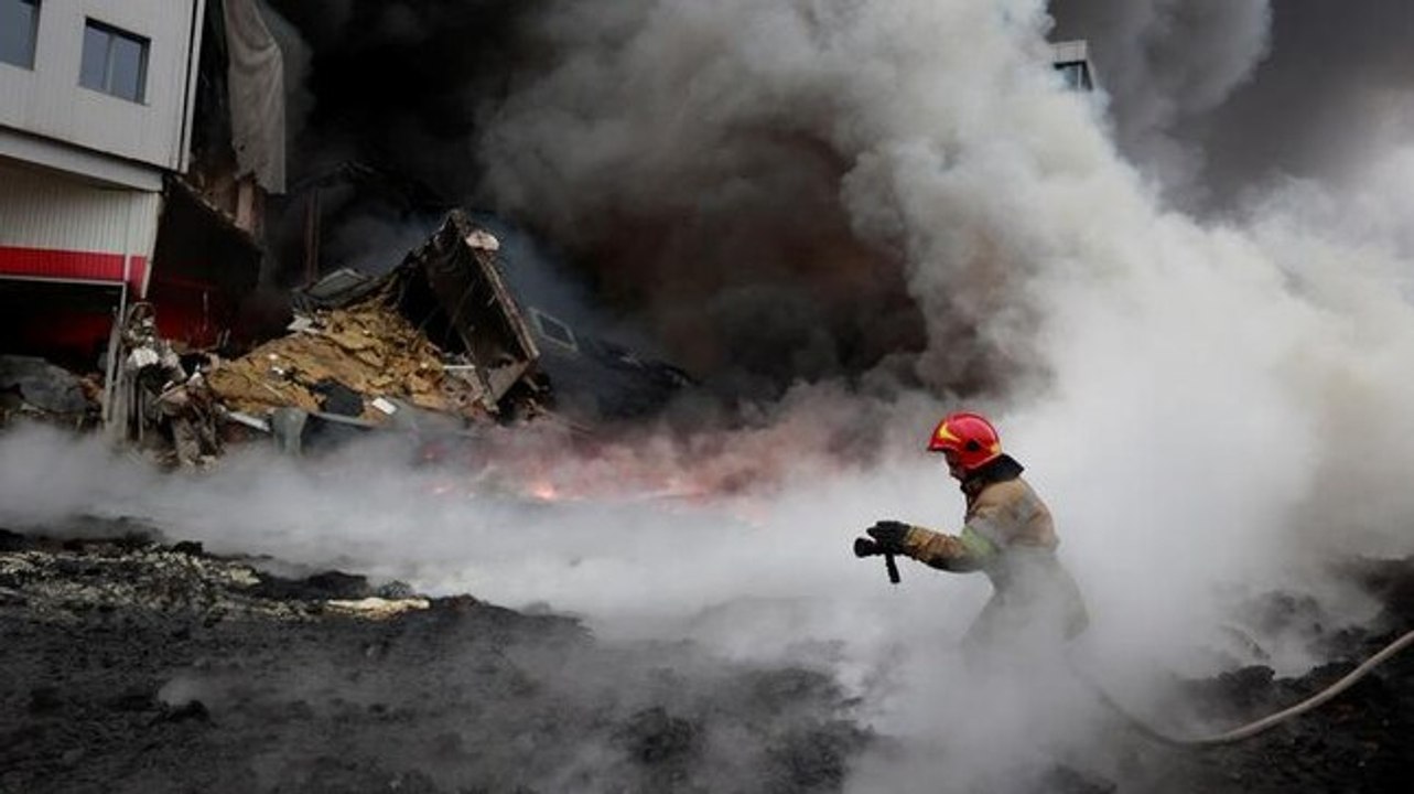 Ukrainian city Sumy bombed by Russian planes despite ceasefire, claims Ukraine