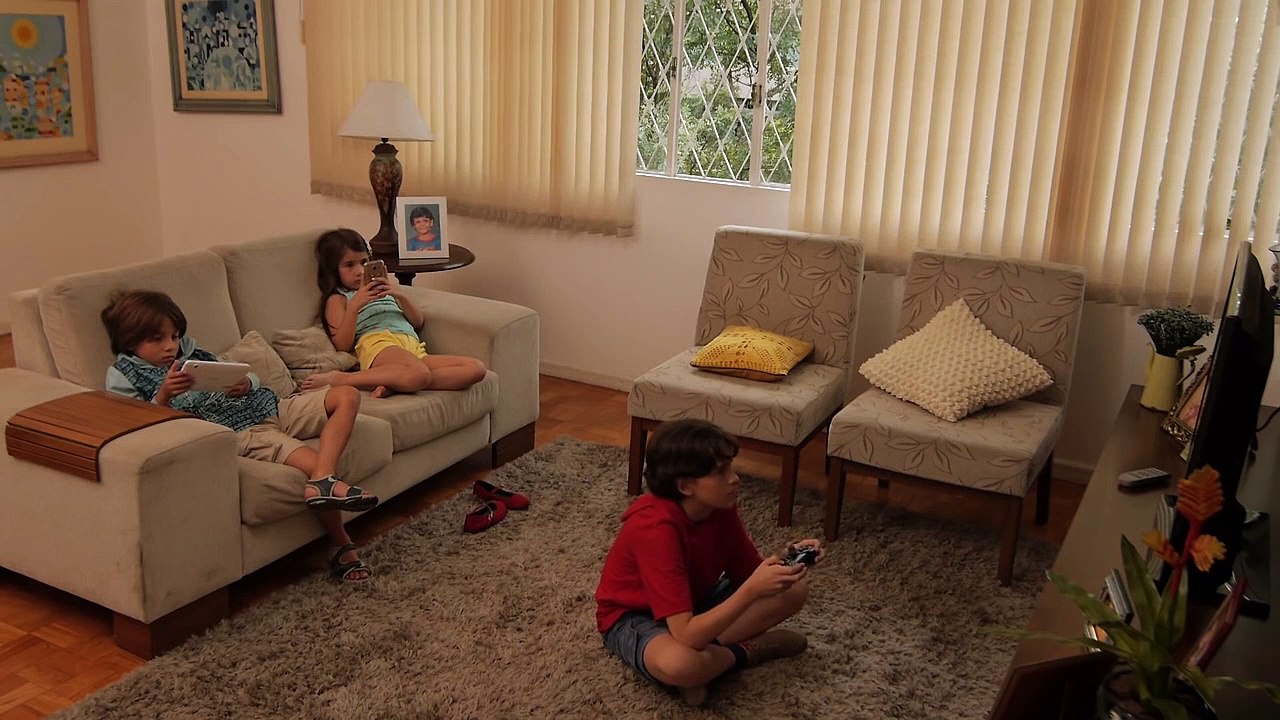 Dentro da Caixinha Trailer
