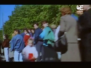 Regardez les files d'attente en Russie en 1990 à l'occasion de l'ouverture du premier restaurant Mc Donald's à Moscou !