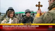 Bombaların gölgesinde evlendiler