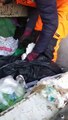 Un éboueur français fait une découverte macabre dans son camion poubelle