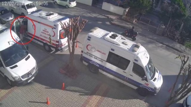 CEP TELEFONU HIRSIZI, GÜVENLİK KAMERASI GÖRÜNTÜLERİNDEN YAKALANDI