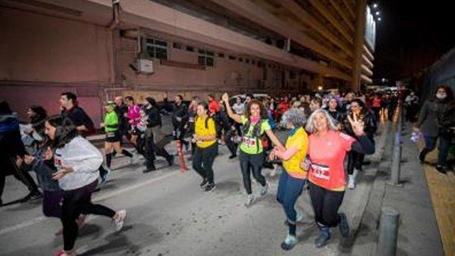 İzmir'de gece gece Kemeraltı koşusu