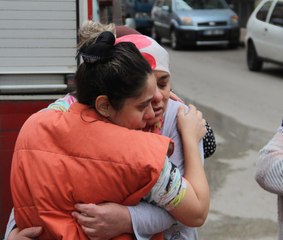 Evde çıkan yangında hamile yeni gelin ve annesi canını zor kurtardı