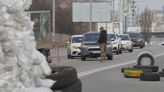 Kiev’de kent meydanına barikatlar kuruldu