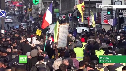 Les Gilets jaunes manifestent à Paris après l'annonce de candidature d'Emmanuel Macron (Samedi 5 Mars)
