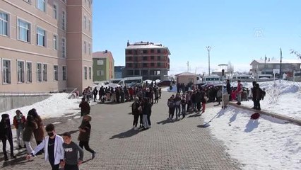 Karlıova'da "Atletizm Geliştirme Projesi" kapsamında yarışma düzenlendi