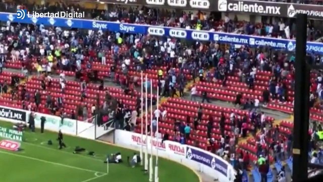 Una pelea entre hinchas durante un partido de fútbol en México acaba con 22 heridos