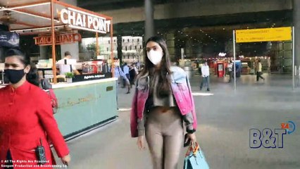 Kiara Advani, Shilpa Shetty, Raai Laxmi and Sonnalli Seygall Spotted at Airport - Watch Style