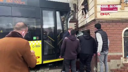 Beykoz'da İETT otobüsü 4 araca çarptı: 6 yaralı