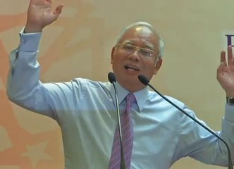 "Saya minum teh dengan Sultan Johor" - Najib Razak