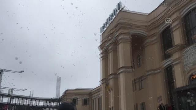 Son dakika haber | ZAPORİJYA - Rusya'nın ilan ettiği geçici ateşkes - Siviller güvenli bölgelere tahliye için tren istasyonunda