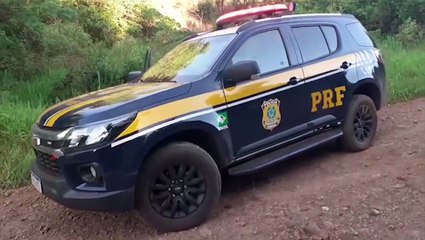 PRF apreende Astra com cigarros em estrada de terra tentando desviar o Posto Policial
