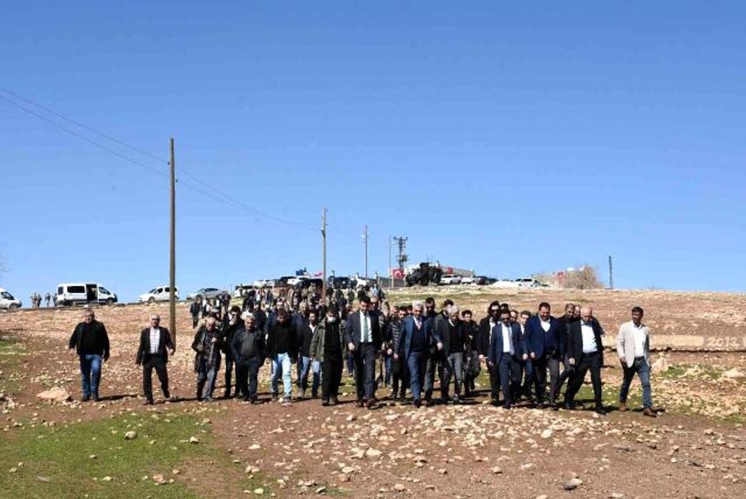 Son dakika haber... Terör örgütü PKK'nın Nusaybin'de 35 yıl önce şehit ettiği 8 sivil törenle anıldı