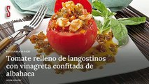 Vídeo Receta: Tomate relleno de langostinos con vinagreta confitada de albahaca