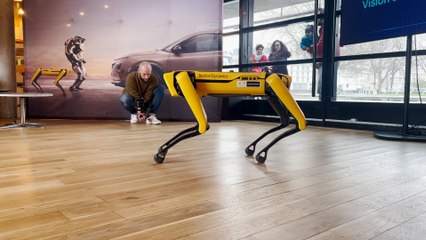 Prise en main du robot Spot de Boston Dynamics au semi-marathon de Paris