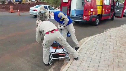 Ciclista fratura a clavícula ao sofrer queda no Cascavel Velho
