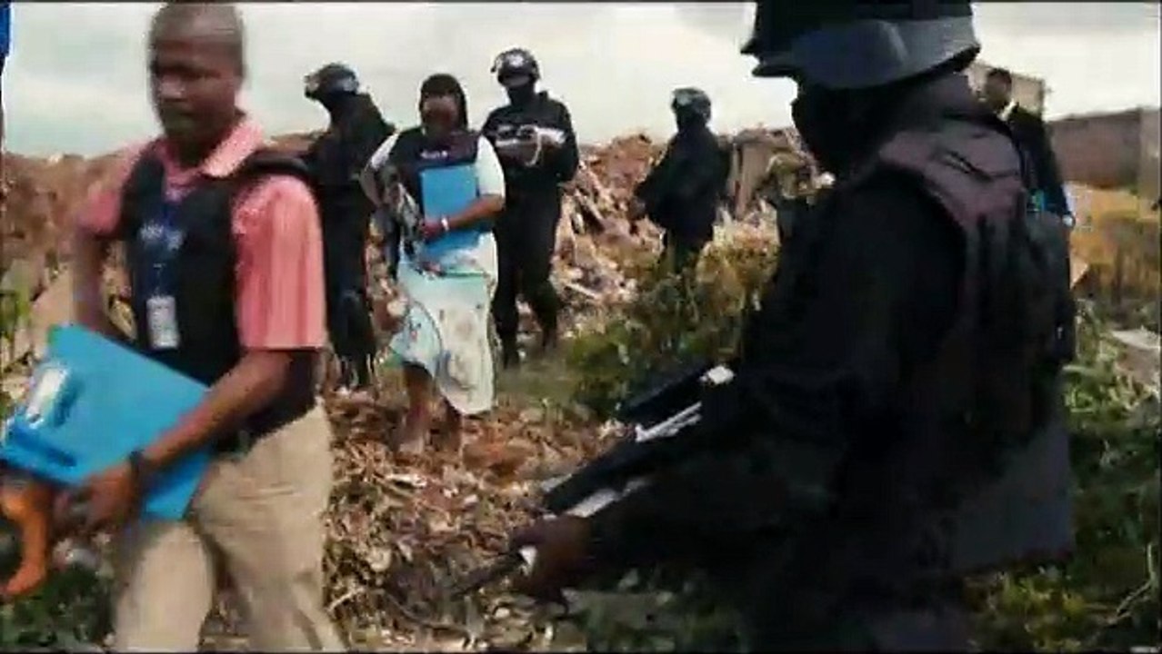 District 9 Clip (2)