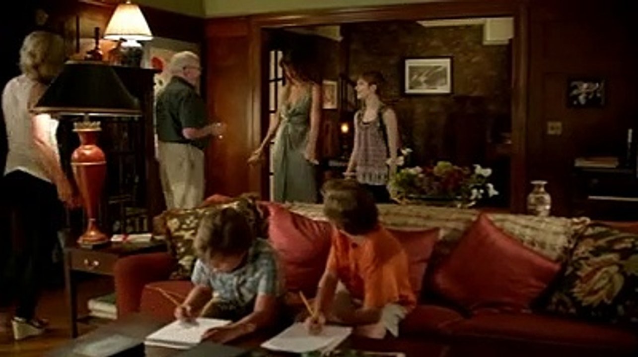 Blue Bloods (Familia de policías) - season 2 - episode 1 Clip