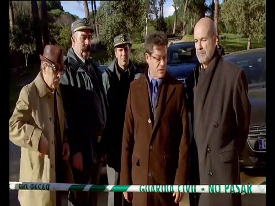 Ni pies ni cabeza Tráiler