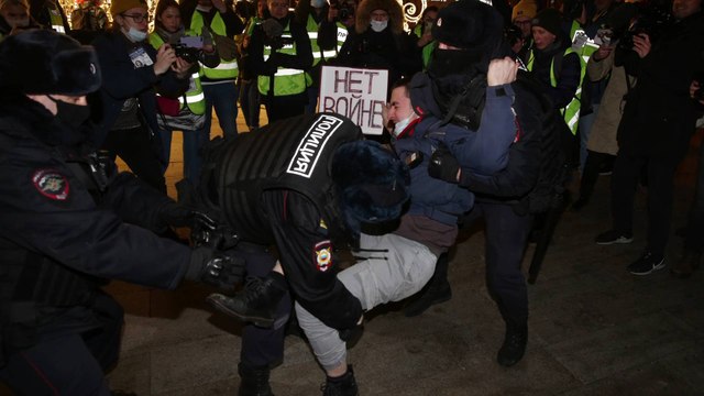 Over 5,000 Russian Anti-War Protesters Arrested by Russian Authorities