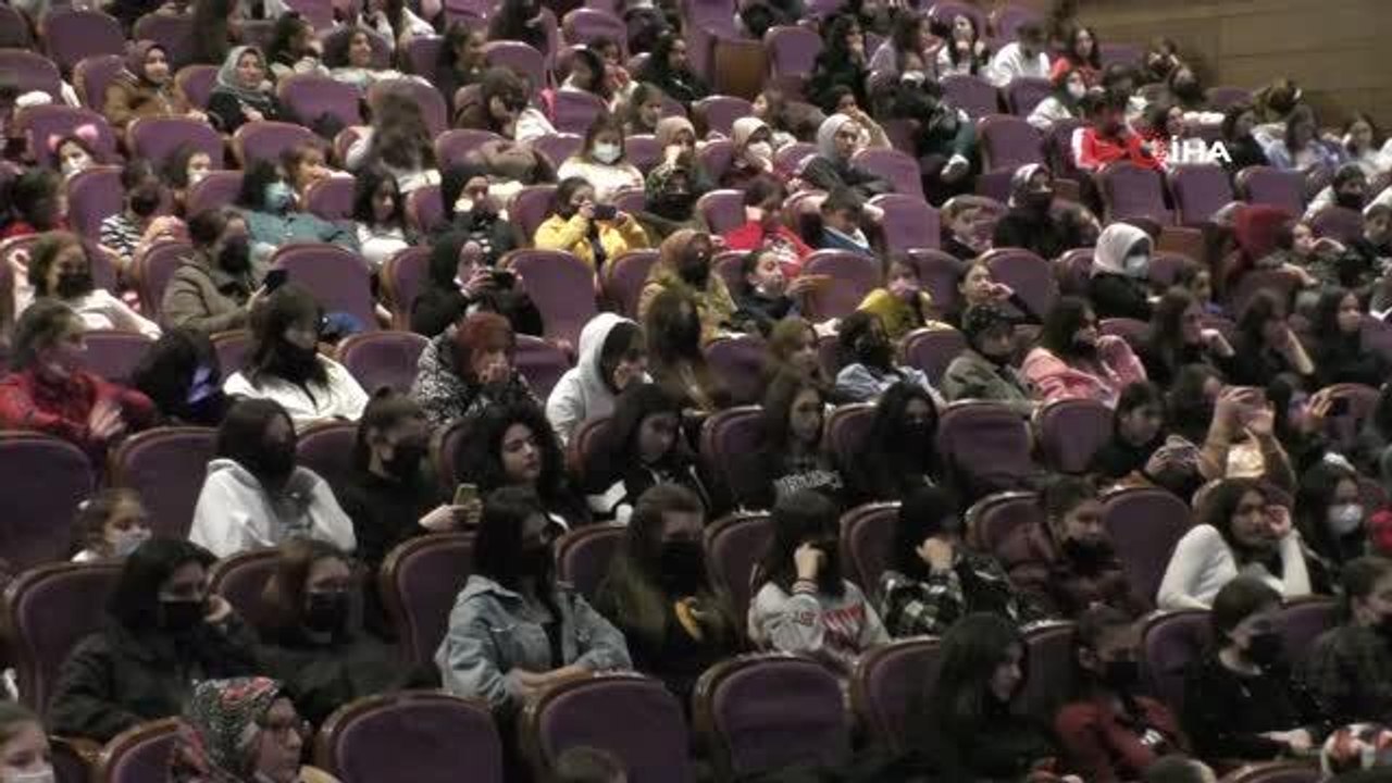 Küçükçekmece'de "Başarı Ruhumuzda Var" adlı söyleşi düzenlendi