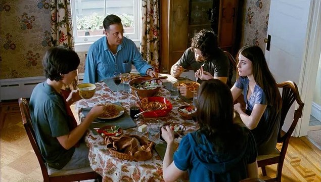 Confusões em Família Trailer Original