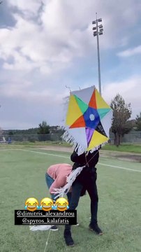 Ιωάννα Τούνη- Δημήτρης Αλεξάνδρου: Οι προσπάθειες τους για να πετάξουν χαρταετό... έπεσαν στο κενό!