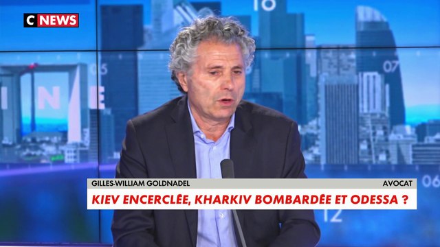Gilles-William Goldnadel : « Là ce sont des vrais réfugiés », à propos des Ukrainiens