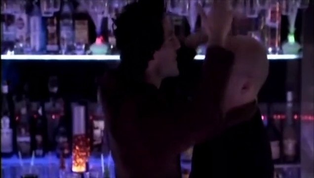 Propios y extraños Clip (3)