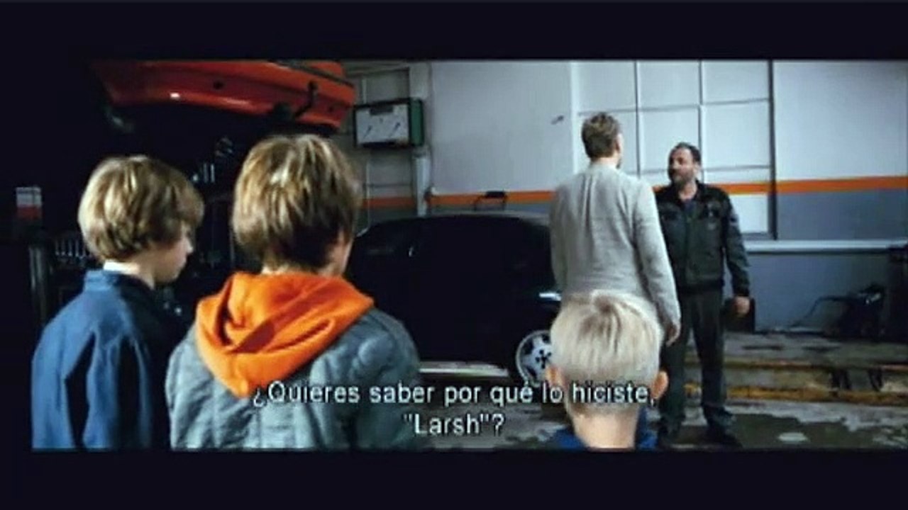 En un mundo mejor Clip (3) VO